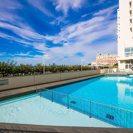 Et Piscine Sur La Grande דירה ביאריץ